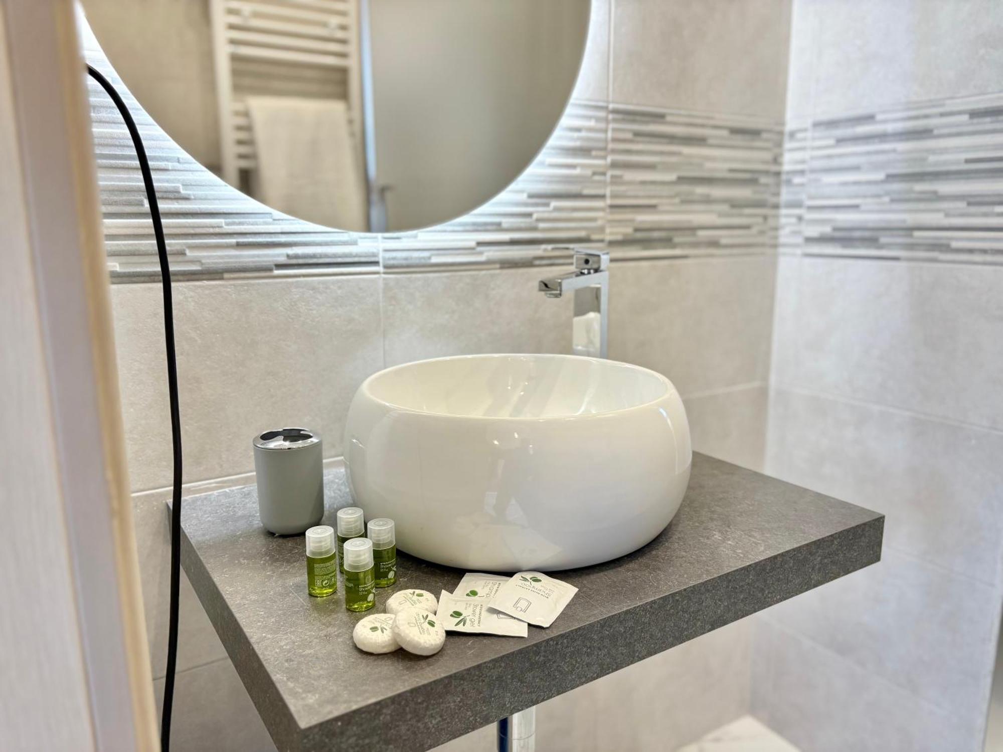 Romano'S Luxury Stay B&B Бари Экстерьер фото